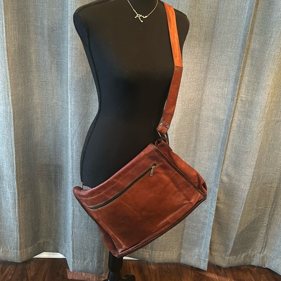 Brown Red Messenger Bag - Picture 1 of 4